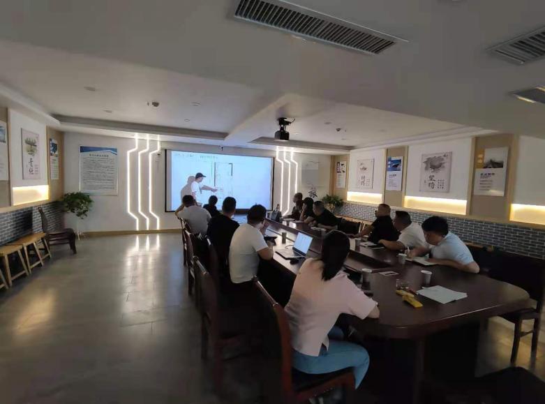 20210604/60b9ab6a9daf2.jpg 西安酒店家具廠開(kāi)會(huì)討論Moxy方案.jpg