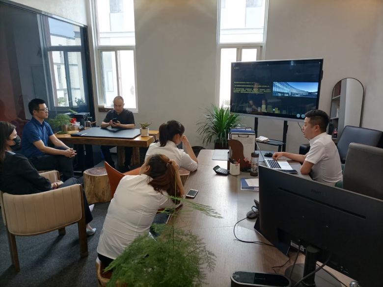 20210622/60d1293d92ca3.jpg 山西黃芪產業園區領導考察西安博菲克家具廠.jpg